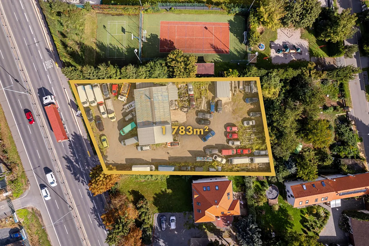 Prodej komerčního pozemku 1783 m²